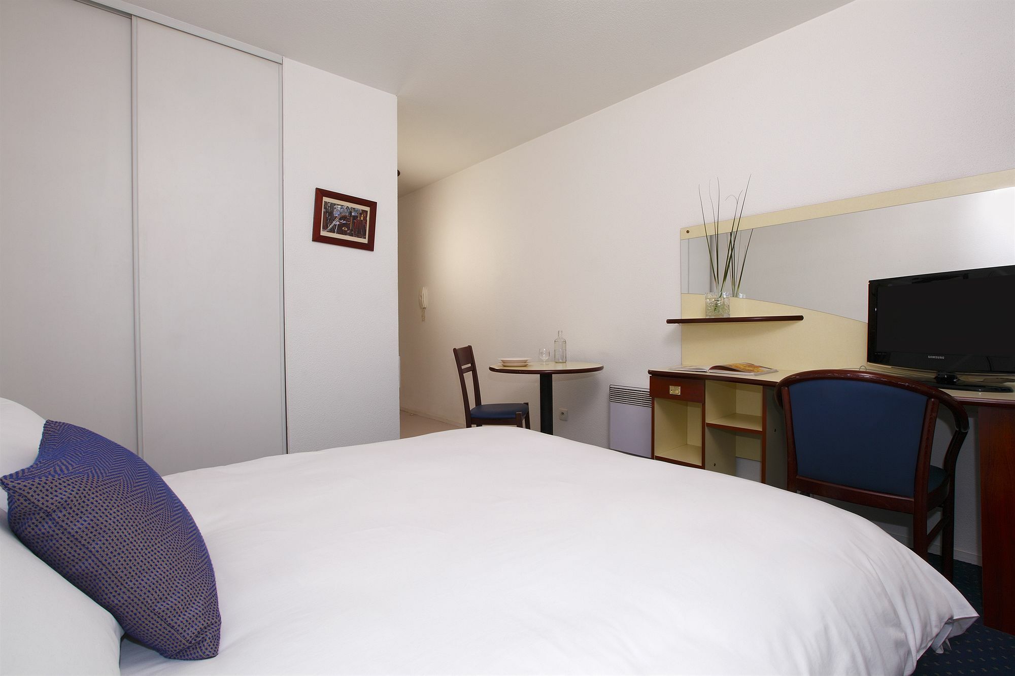เซนิจูด โอเต็ล-เรซิด็องซ์ เลอ ม็อง โนวาซี Hotel เลอม็องส์ ภายนอก รูปภาพ